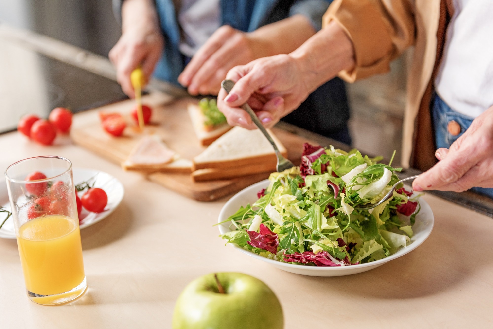 Dieta mediterránea frente a alimentos ultraprocesados: Impacto sobre la fragilidad en adultos mayores