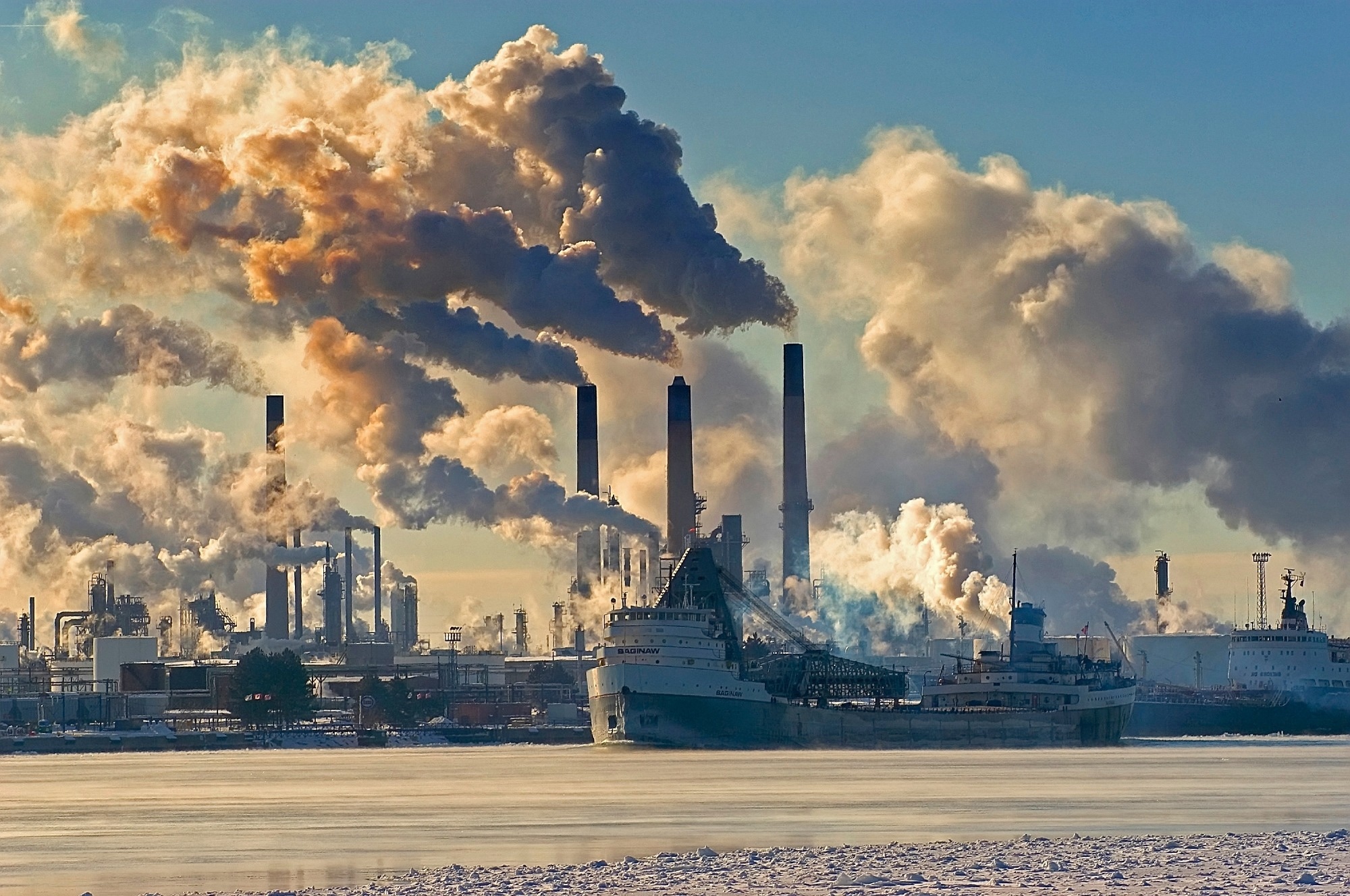 La exposición prolongada al ruido del tráfico y a la contaminación atmosférica se relaciona con un mayor riesgo de infertilidad