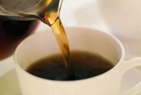 La buena evidencia ahora muestra que una cantidad moderada de cafeína es segura durante el embarazo.